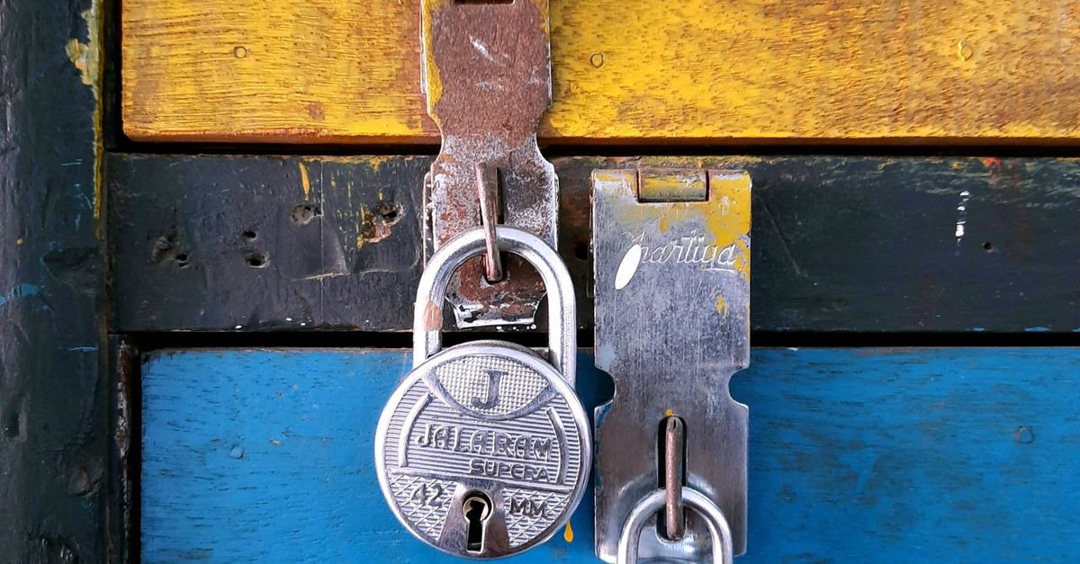 How Does a Locksmith Open a Locked Door Without Breaking It? — Murray Hill Locksmith NYC