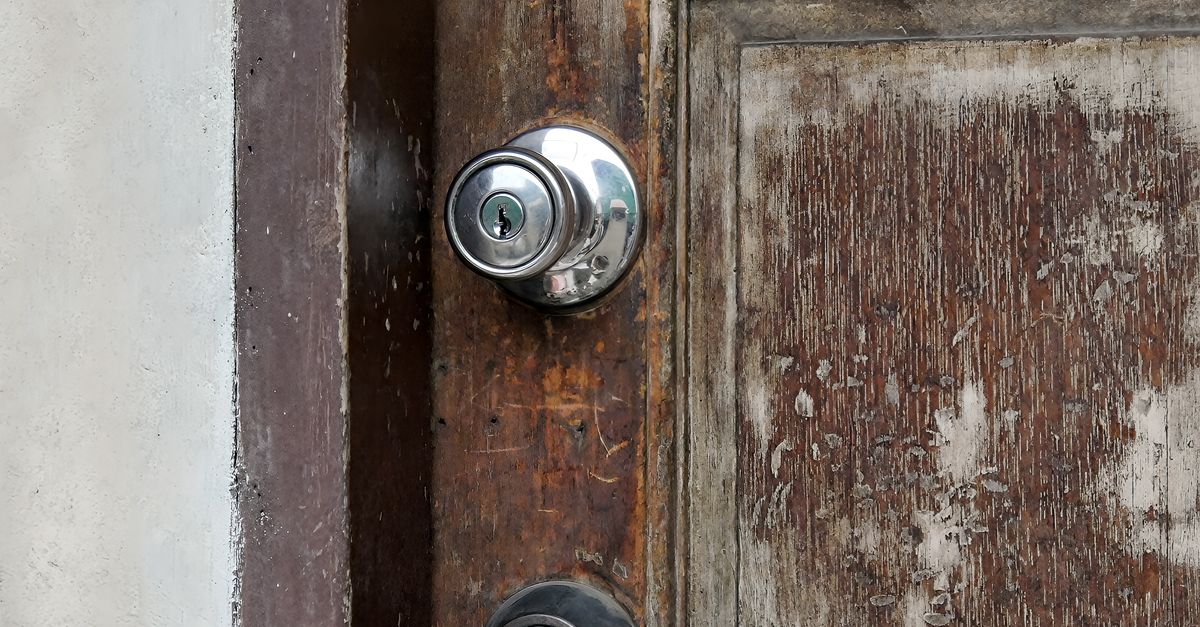 Why Door Knob Lock Replacement Becomes Necessary — Murray Hill Locksmith NYC